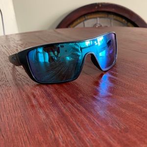 Oakley Straightback